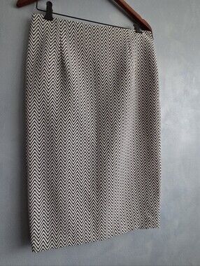 JUDITH & CHARLES HERRINGBONE PENCIL SKIRT, SIZE 8